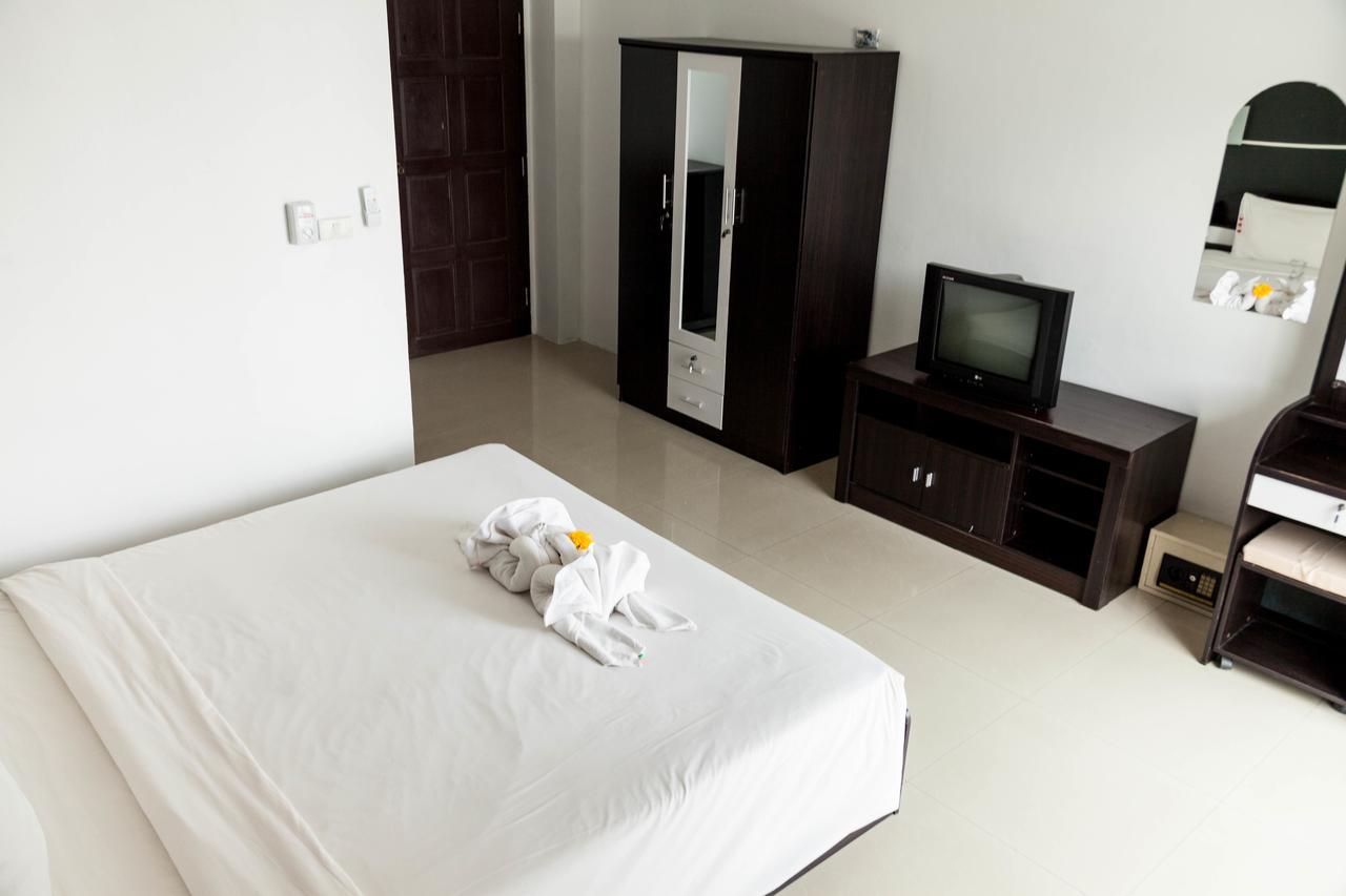 Happy Fish Guesthouse Patong Екстер'єр фото